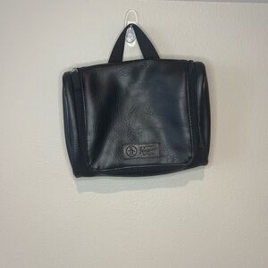 PENGUIN Hanging Toiletry Travel Bag Black Leather w/ Travel Bottle Full Zip NWOT